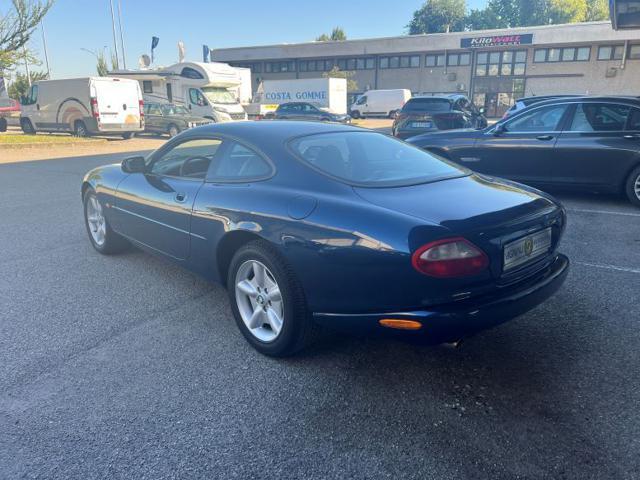 JAGUAR XK8 4.0 Coupé EP02024