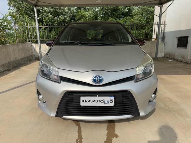 TOYOTA Yaris 1.5 5 POSTI IBRIDA OK NEOPATENTATI BI-COLOR