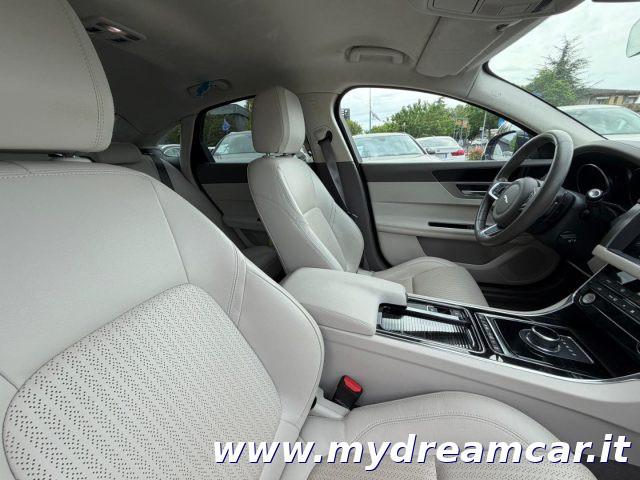 JAGUAR XF 2.0 D 240 CV AWD aut. Prestige