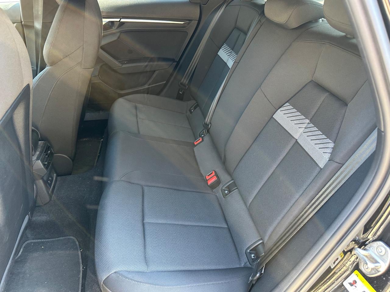 Audi A3 SPB TDI quattro S tronic Identity Black Poss Permuta