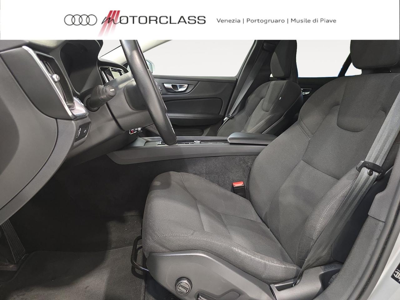 Volvo V60 .0 b4 momentum business pro geartronic