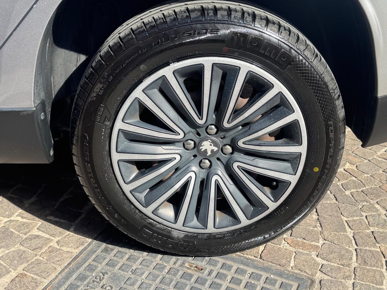 Peugeot 2008 PureTech 82 Allure GPL