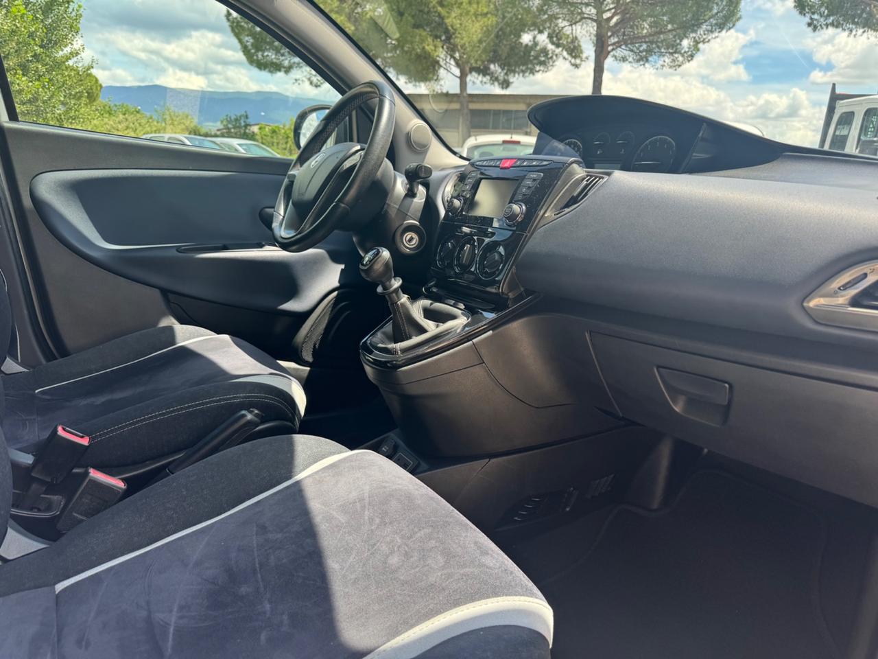 Lancia Ypsilon 1.2 69 CV 5 porte GPL Ecochic Gold