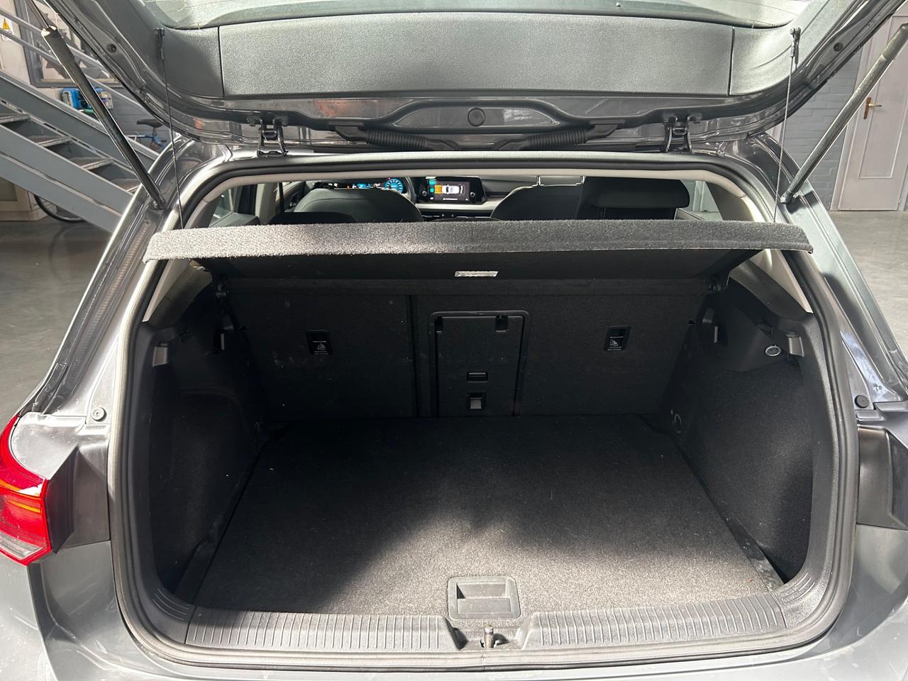 Volkswagen Golf 2.0 TDI 115 CV SCR Life Neopatentati