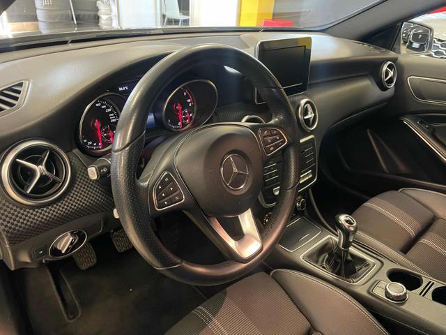 MERCEDES-BENZ A 180 d Sport **XENON/NAVI/UNICOPRO**