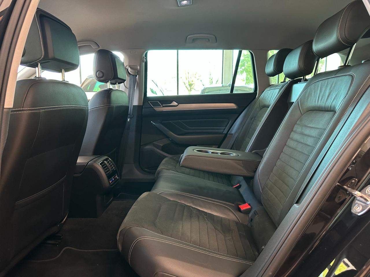 VOLKSWAGEN PASSAT VARIANT 2.0 TDI DSG ELEGANCE 150CV *CARPLAY*ACC*LED*