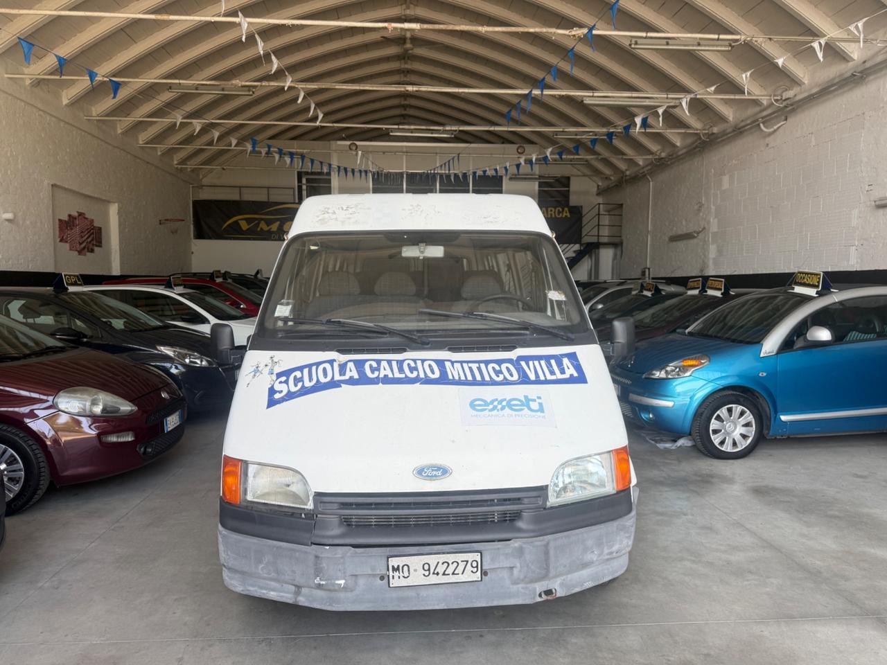 Ford Transit Turneo 2.5 D PC Base 9 posti