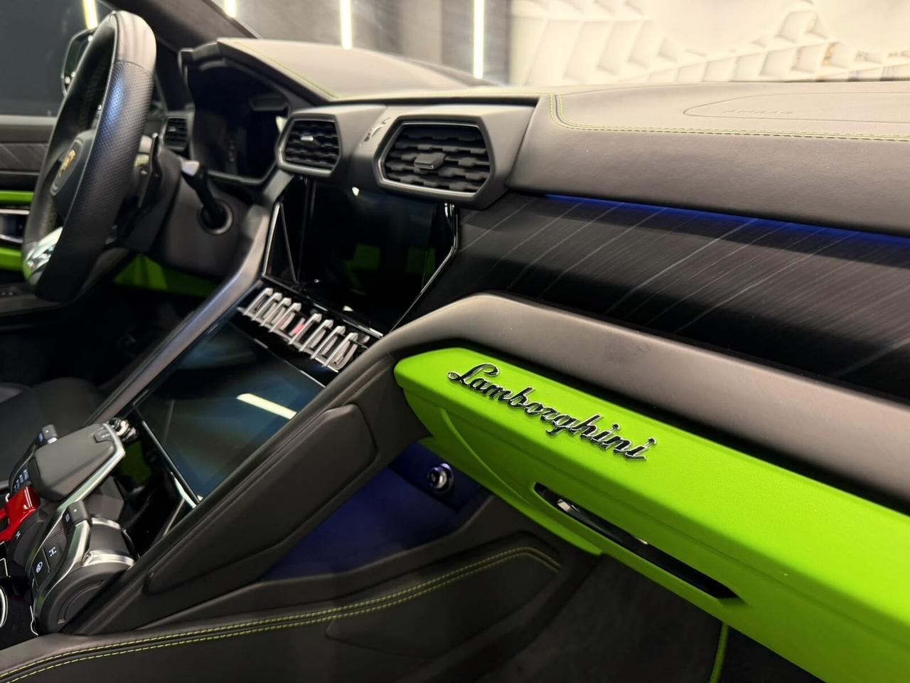 Lamborghini Urus 4.0 IPER FULL-POSSIBILE EFFETTUARE RENT TO BUY-KM CERTIFICATI-12 MESI GARANZIA-PERMUTE