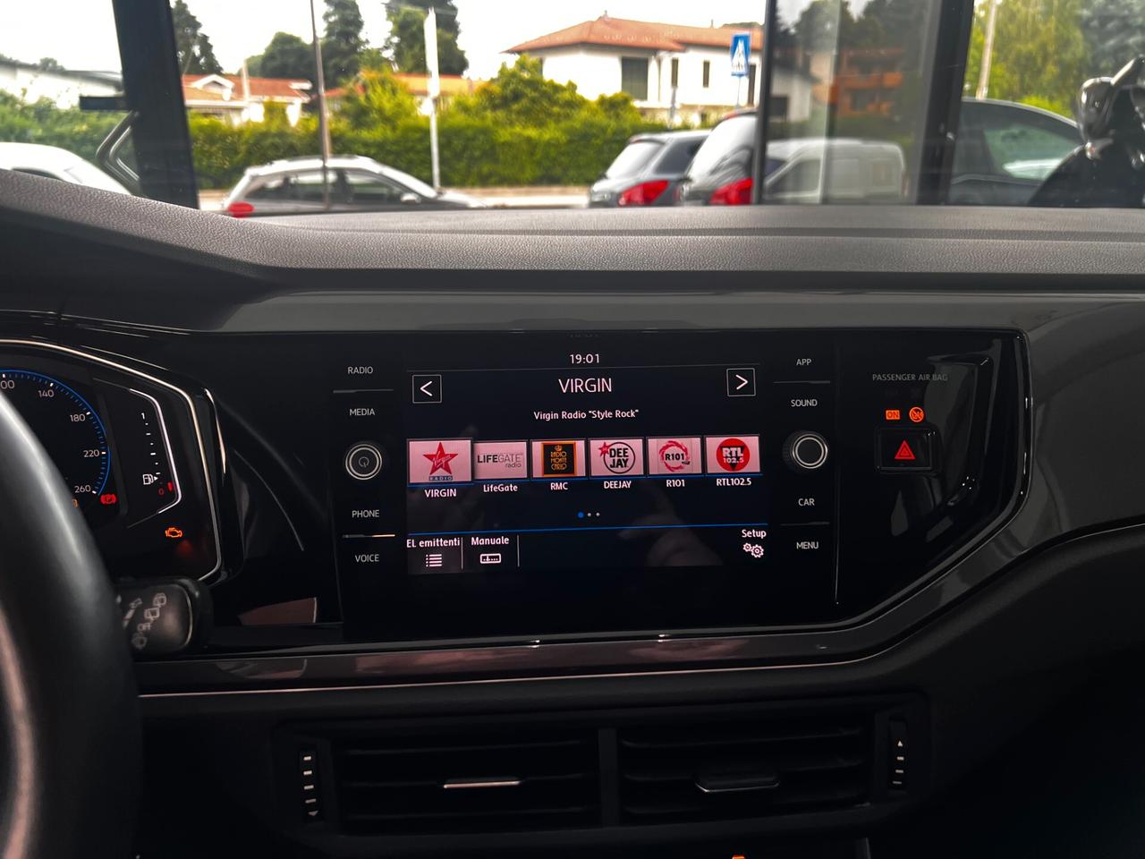 Volkswagen Polo 1.0 TSI 5p. R-LINE NEOPATENTATI