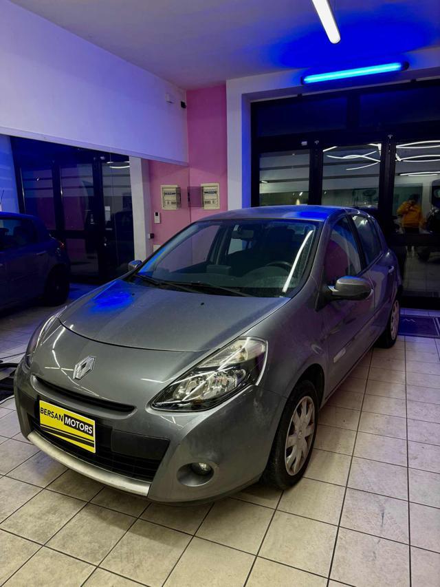 RENAULT Clio 1.2 16V 5 porte Luxe