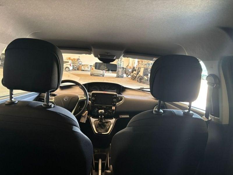Lancia Ypsilon Ypsilon 1.0 FireFly 5 porte S&S Hybrid Platino