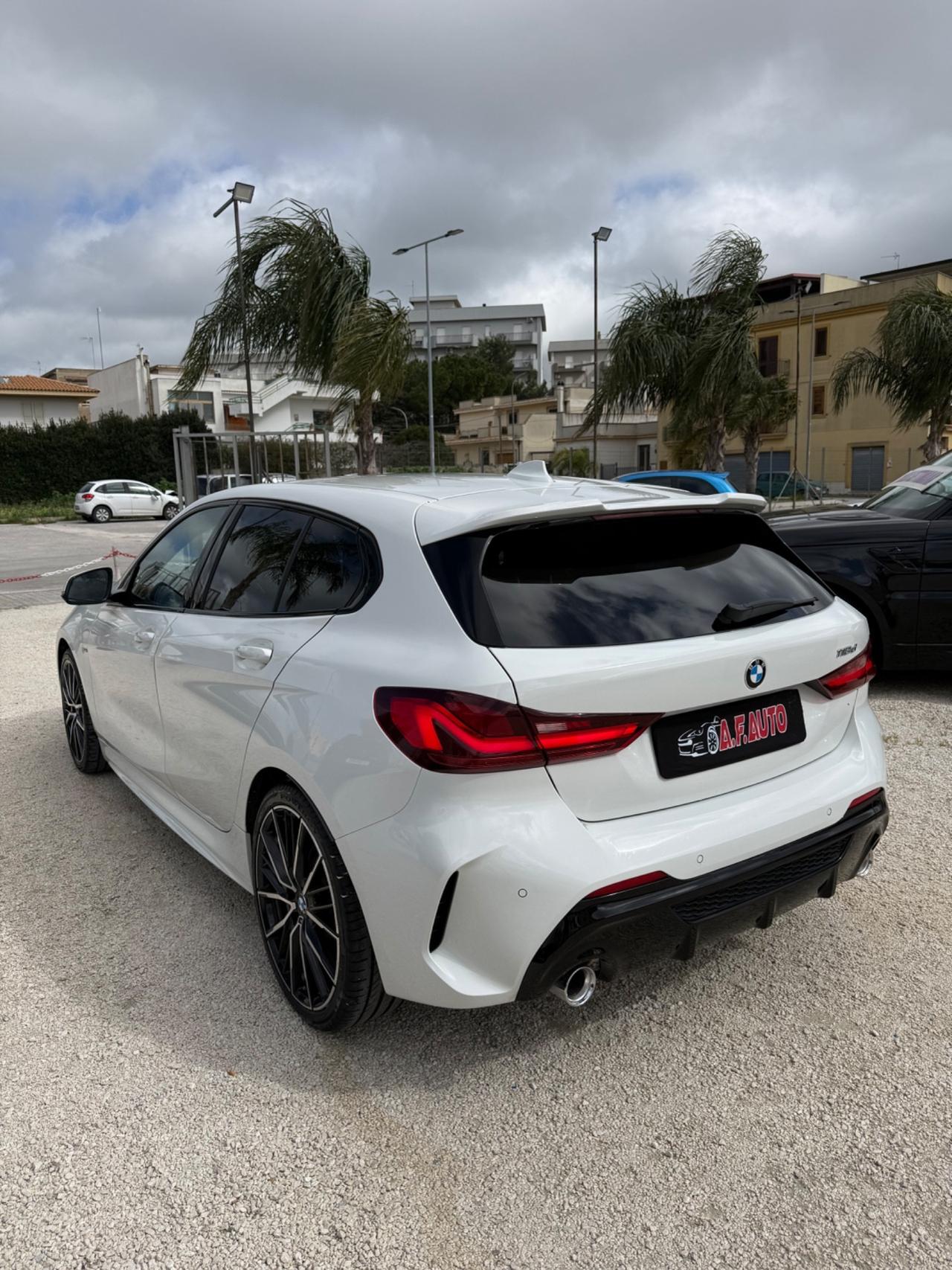 Bmw 118 118d 5p. Msport