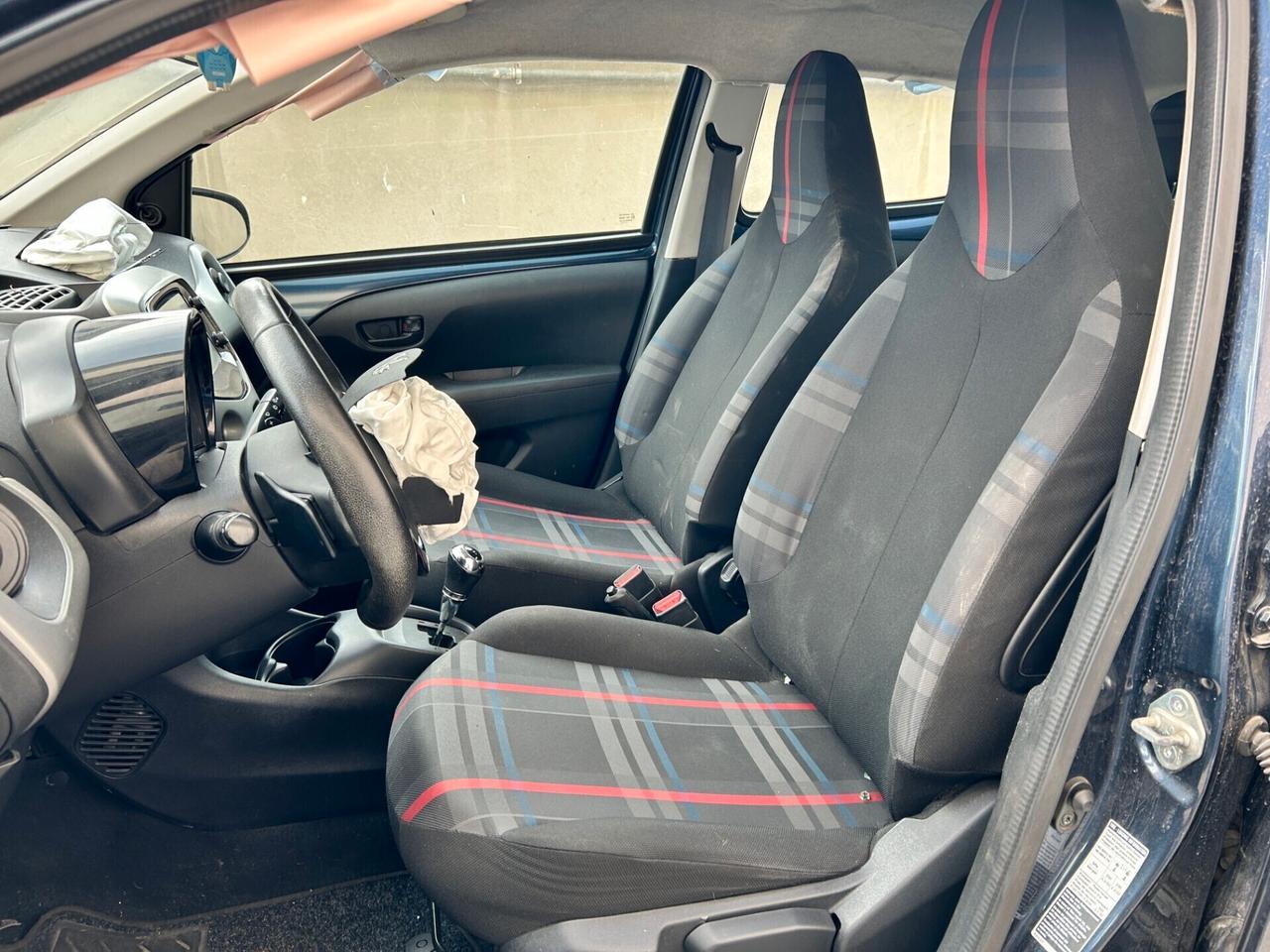 Peugeot 108 1.0 Benz. Aut. 68CV - 2016 Incidentata