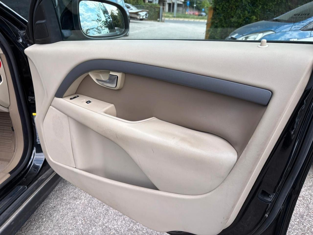 Volvo V70 2.0 F Kinetic GPL