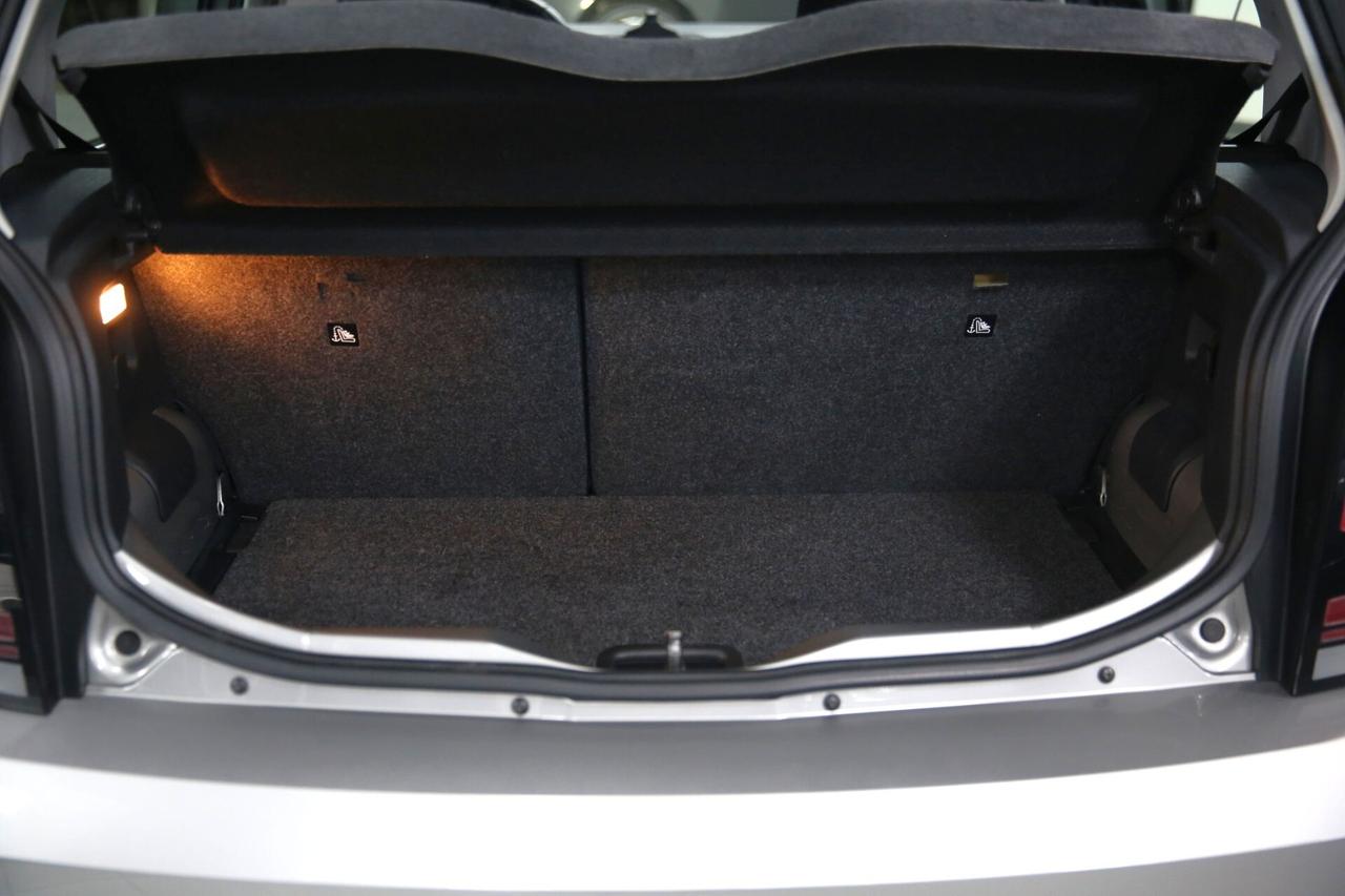 Volkswagen up! 1.0 75 CV Cross Up!