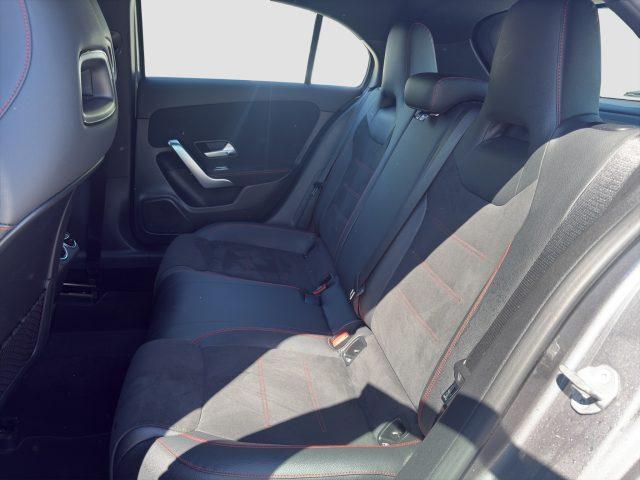 MERCEDES-BENZ A 180 A 180 d Automatic Premium