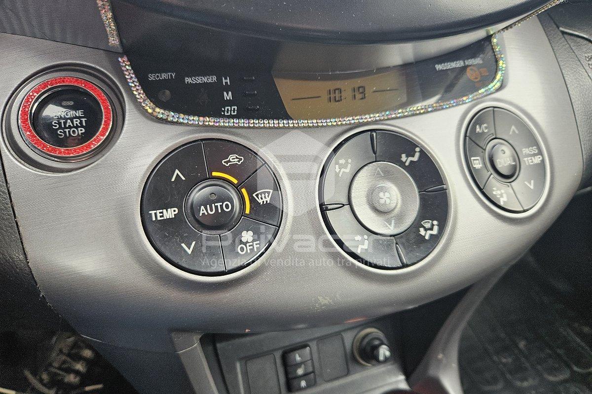 TOYOTA RAV4 2.2 D-4D 177 CV Luxury