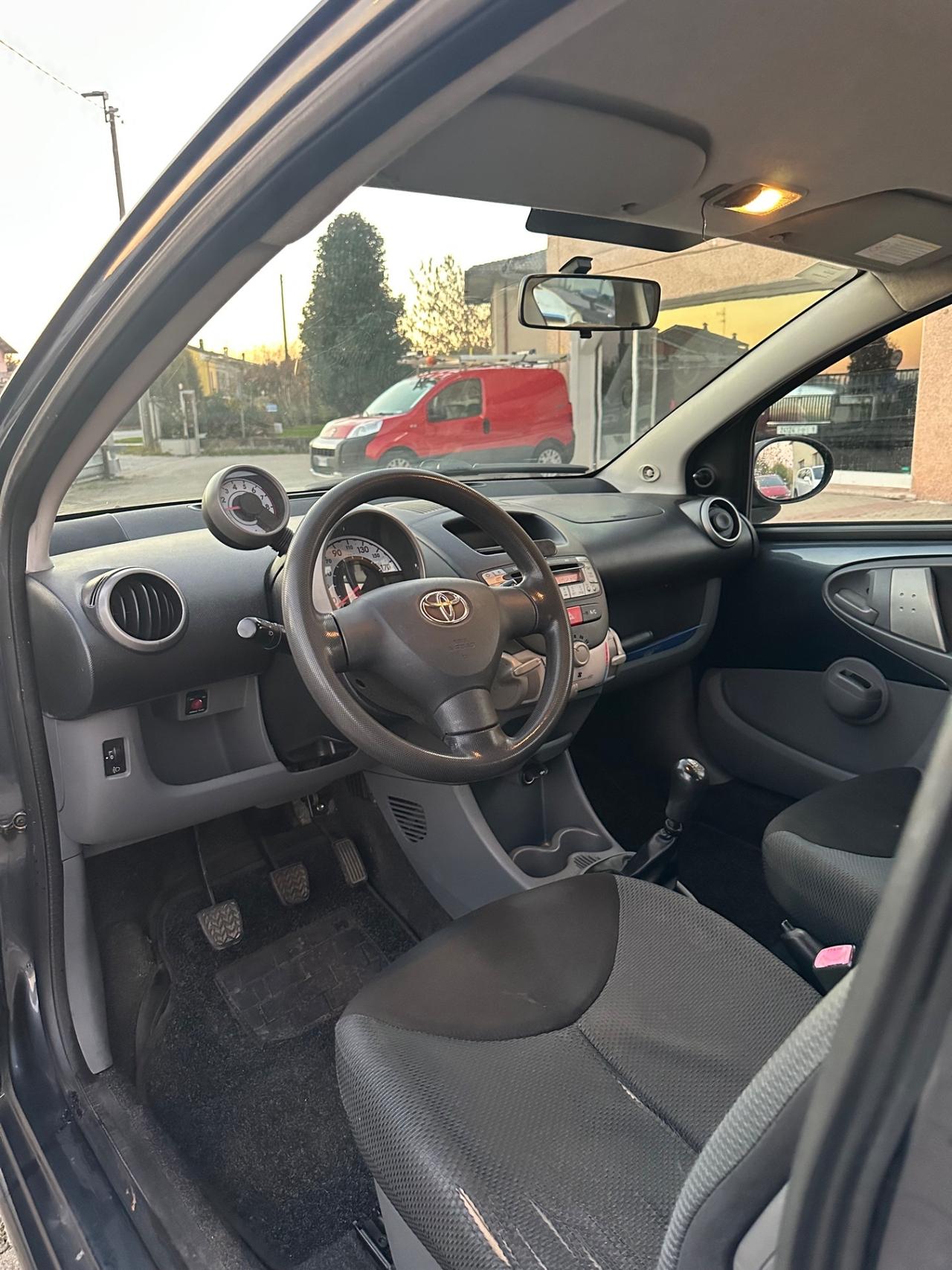 Toyota Yaris 1.0 3 porte Sol