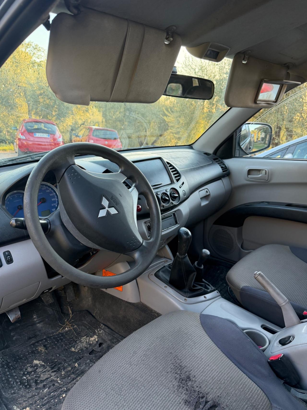 Mitsubishi L200 2.5 DI-D/136CV Single Cab Inform