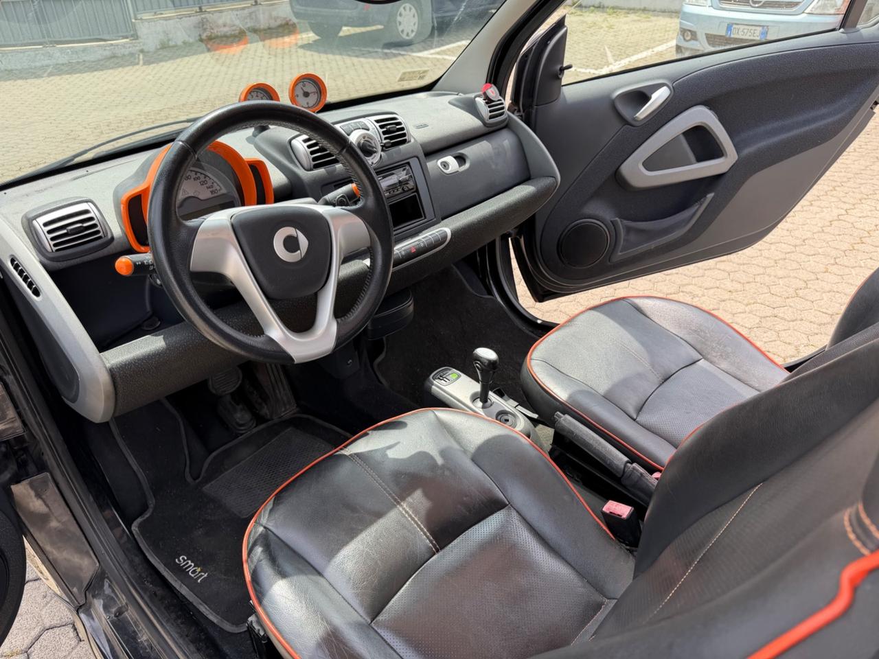 Smart Fortwo 1.0mhd 71cv km 49.000 - 2009 automatico