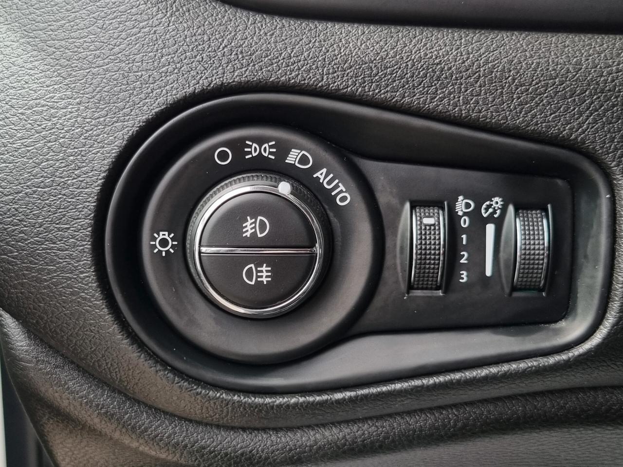Jeep Renegade 1.6 mjt Longitude fwd 120cv E6