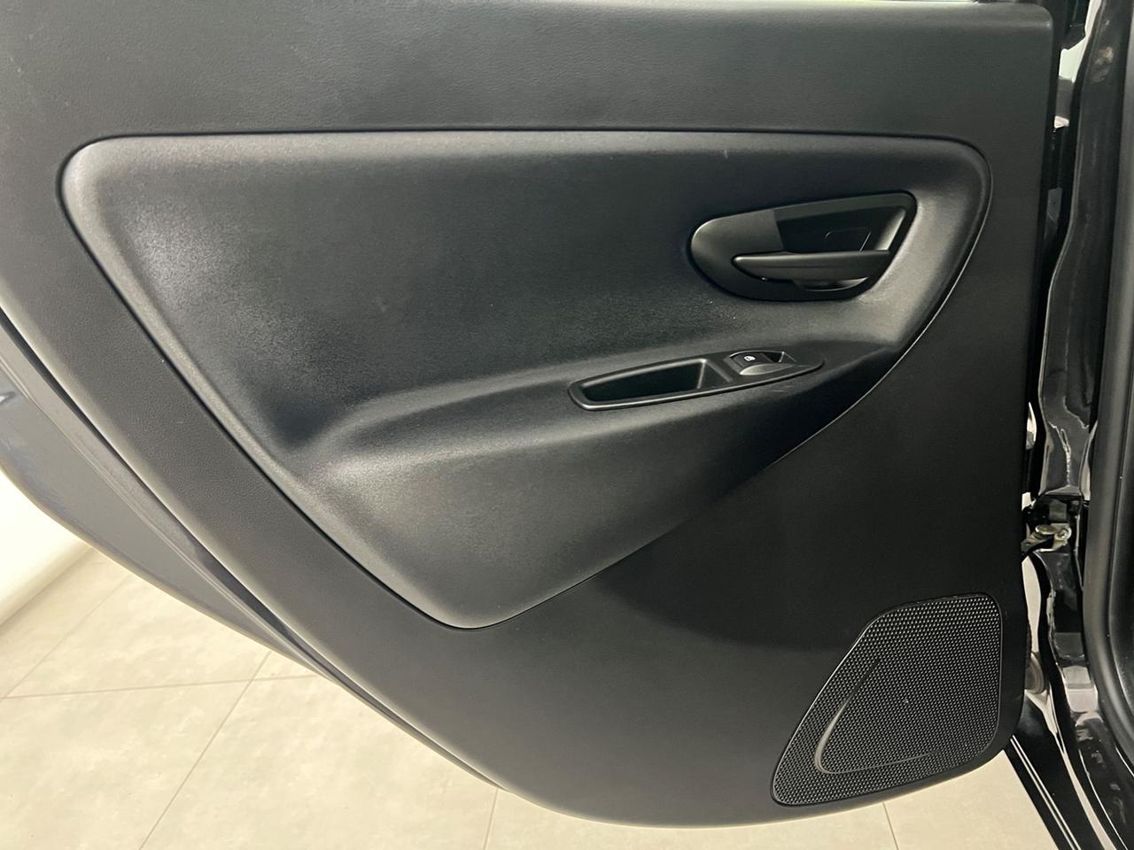 LANCIA Ypsilon III 2015 Ypsilon 1.0 firefly hybrid Gold s&s 70cv