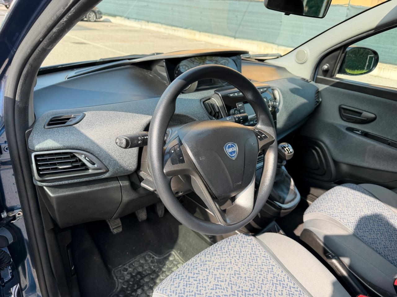 Lancia Ypsilon 1.0 Hybrid - NEOPATENTATI - 12 MESI DI GARANZIA -