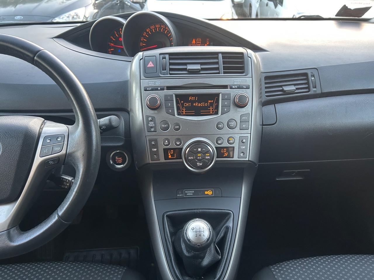 Toyota Verso 2.0 D tetto panoramico Euro5