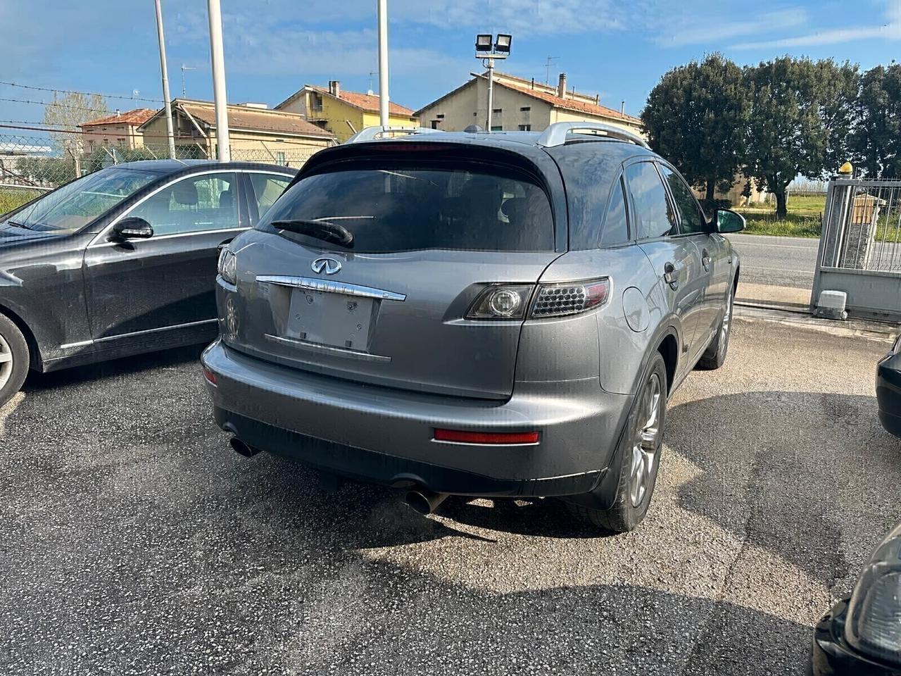 Infiniti FX 35 GPL GANCIO TRAINO