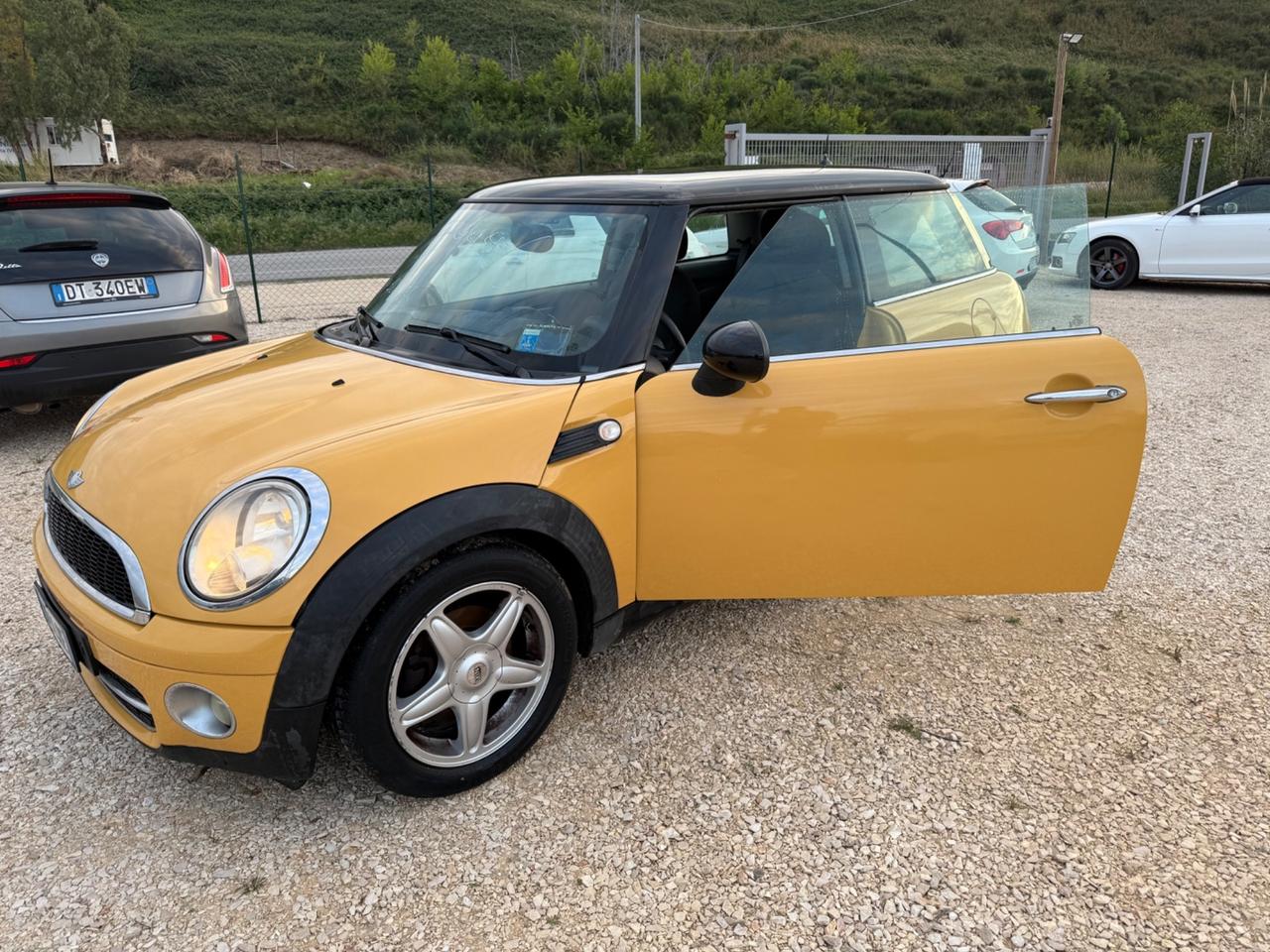 Mini 1.6 16V Cooper Diesel 2.900€