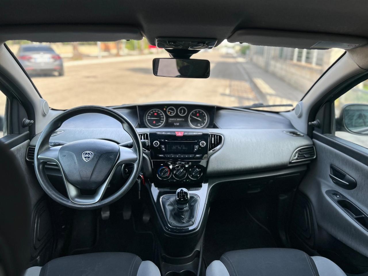 Lancia Ypsilon 1.2 69 CV 5 porte S&S Gold