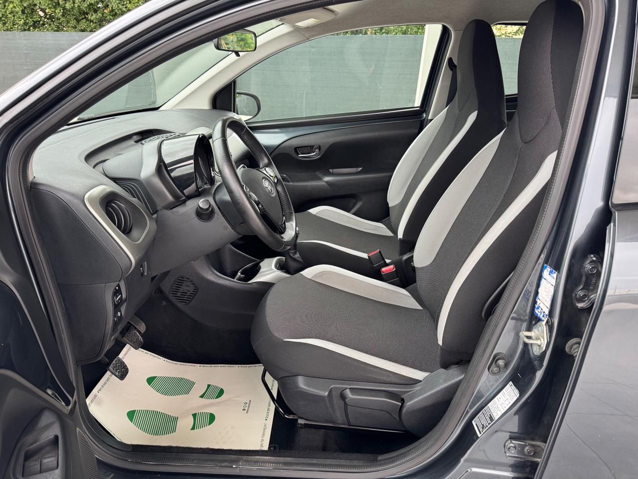 Toyota Aygo 1.0 VVT-i 69 CV 5 porte x-play