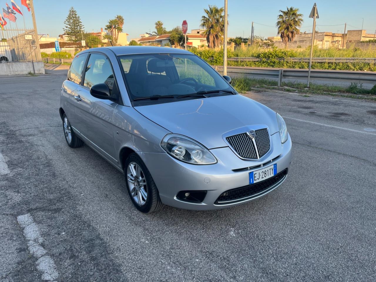 Lancia Ypsilon 1.2 69 CV Unyca - 2011