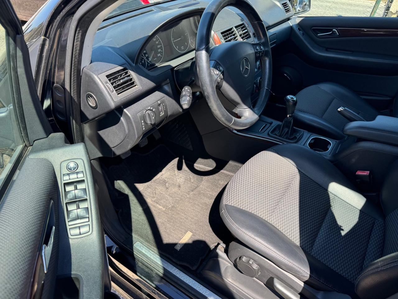 Mercedes-benz A 160 CDI BlueEFFICIENCY Avantgarde