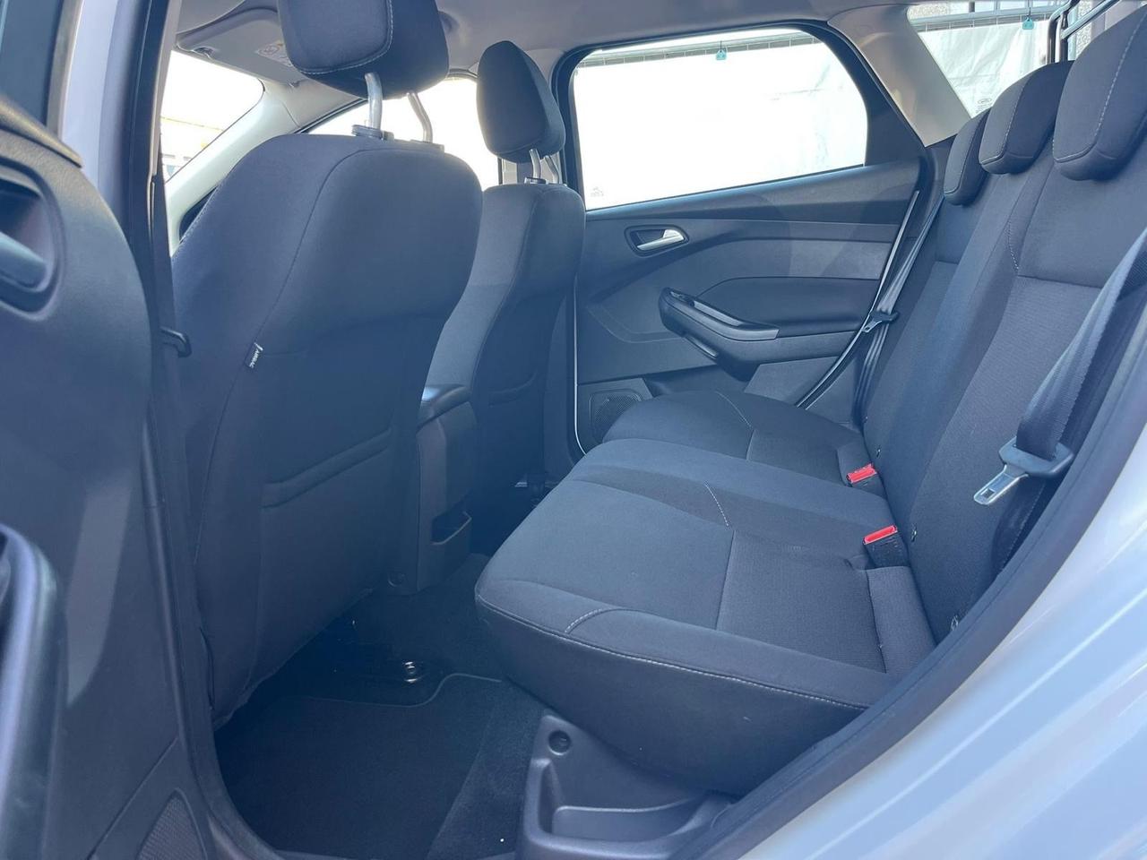 Ford focus 1.5 120 cv N1 autocarro con posti ivata