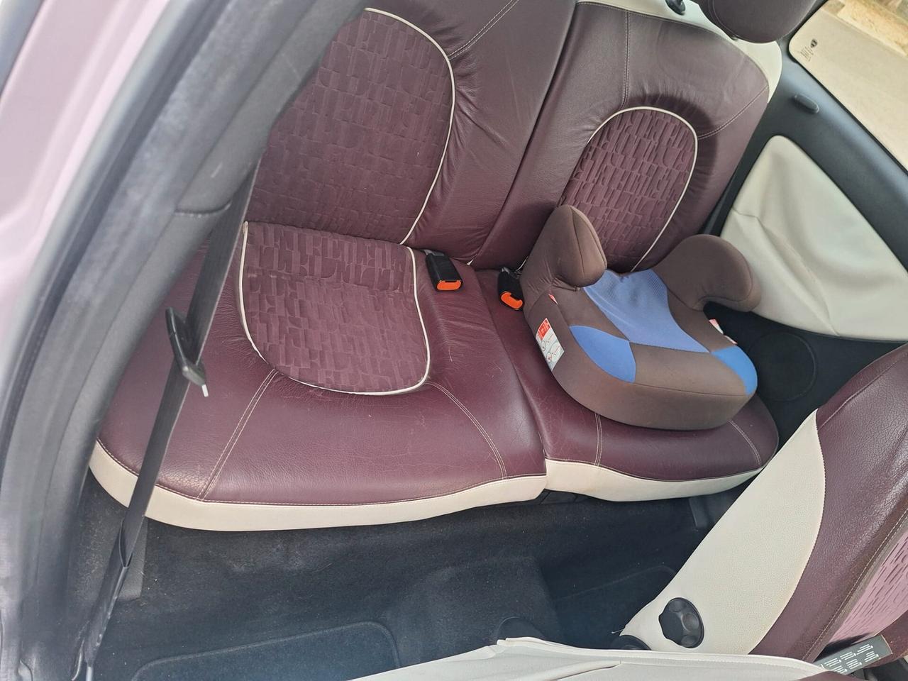 Lancia Ypsilon 1.3 MJT 75 CV Unyca