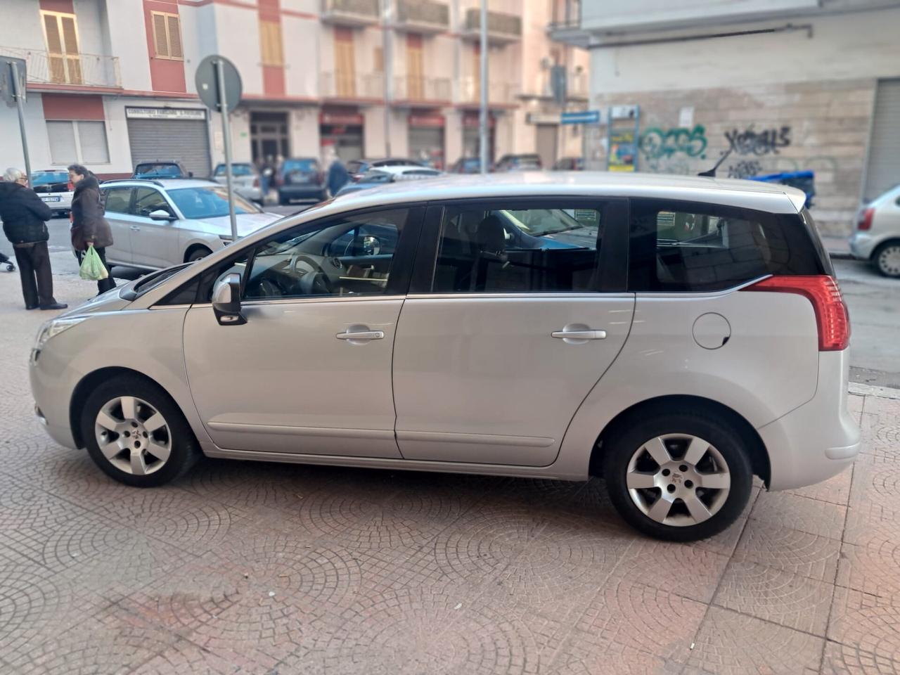 PEUGEOT 5008-7 POSTI-1.6 HDI 115CV-Km170000-Euro6990