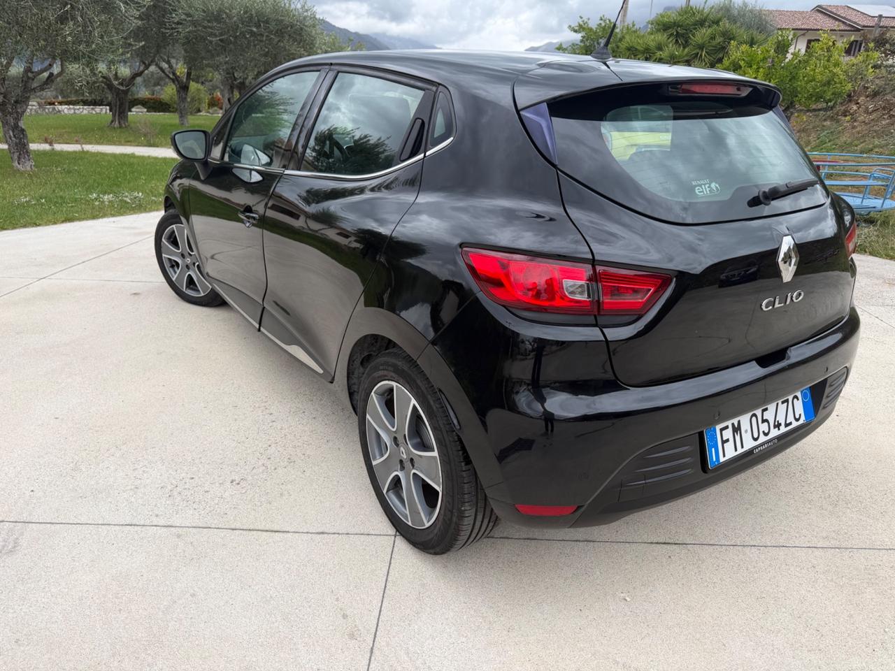 Renault Clio dCi 8V 75 CV 5 porte Duel