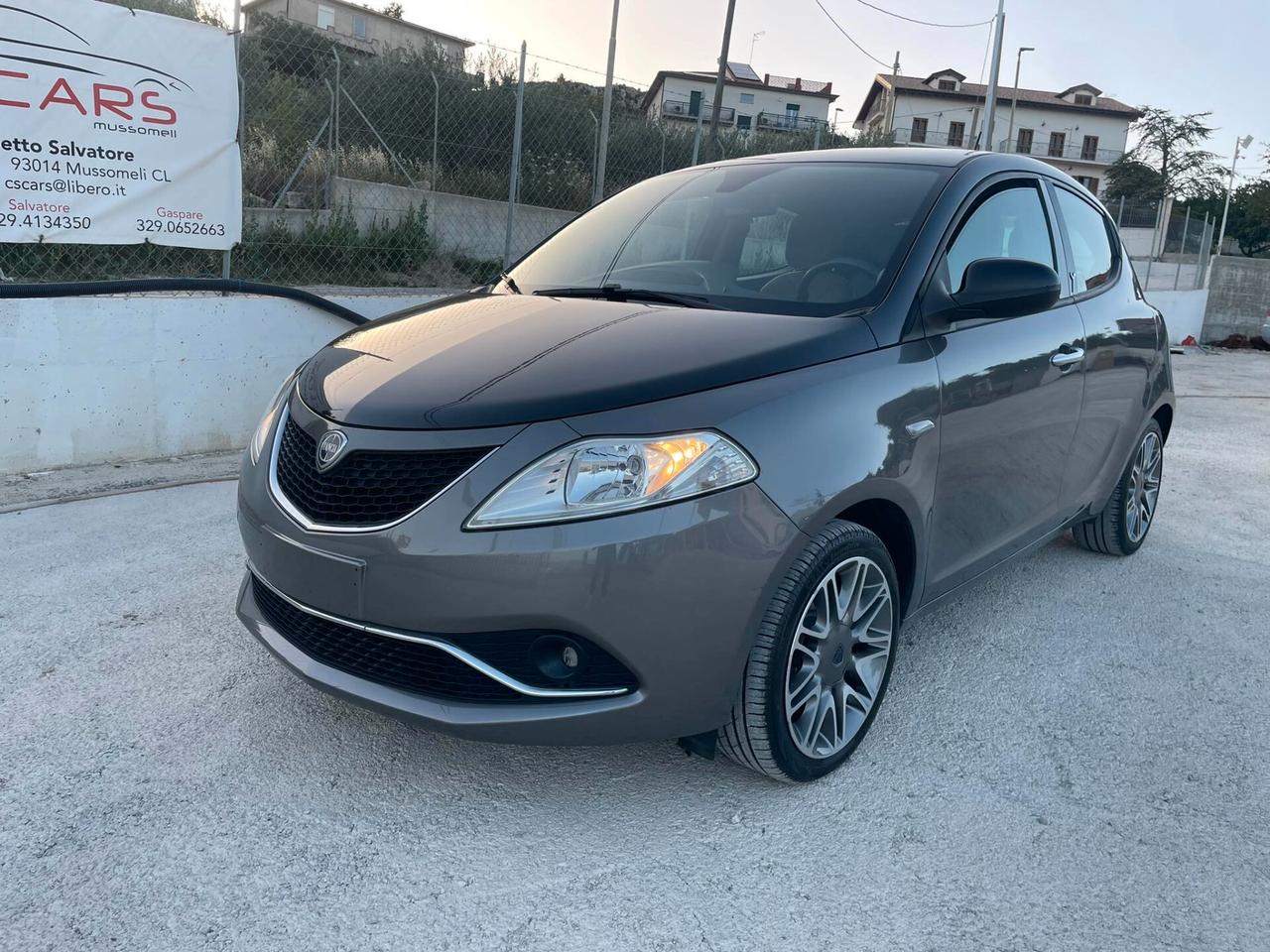 Lancia Ypsilon 1.2 69 CV PLATINUM