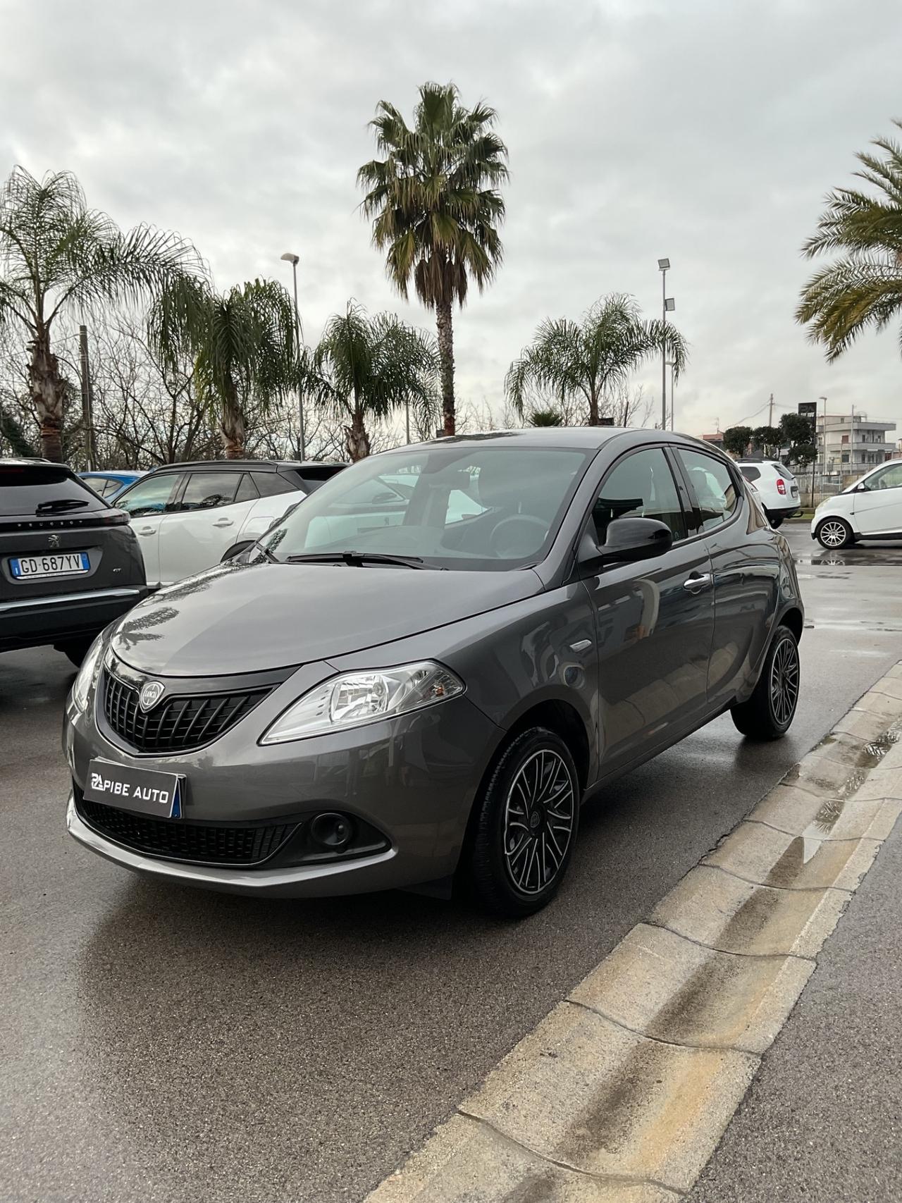 Lancia Ypsilon 1.0 FireFly 5 porte S&S Hybrid Gold