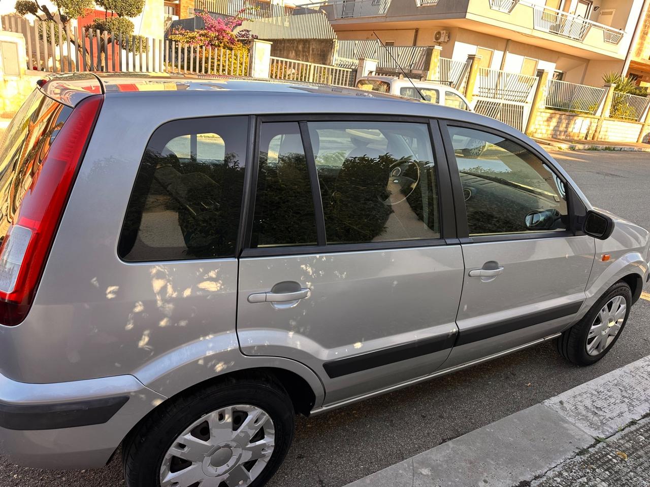 Ford Fusion 1.4 16V 5p. Collection