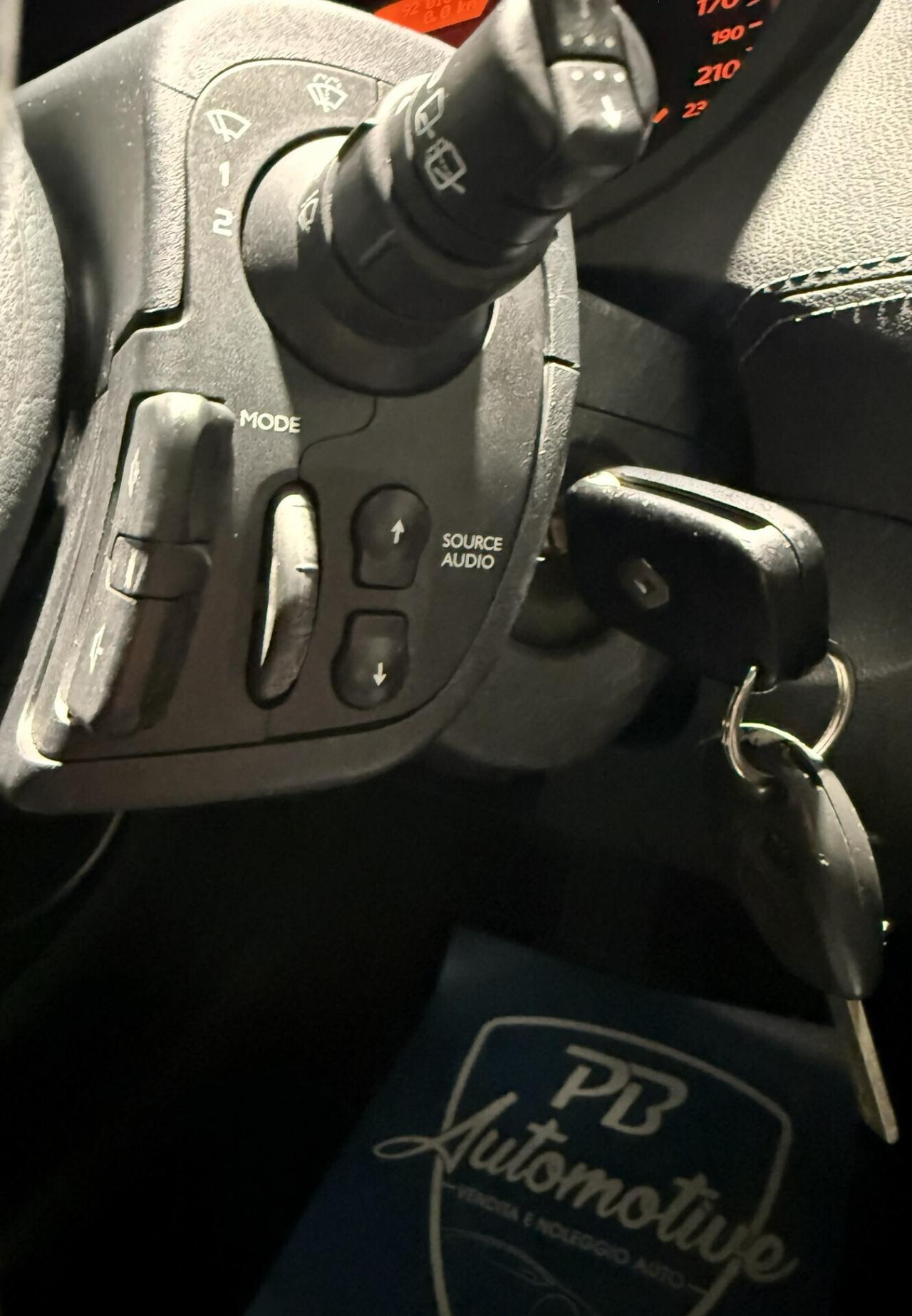 Renault Clio 1.2 16V GPL 20TH NAVI 5 P. UNICO P.