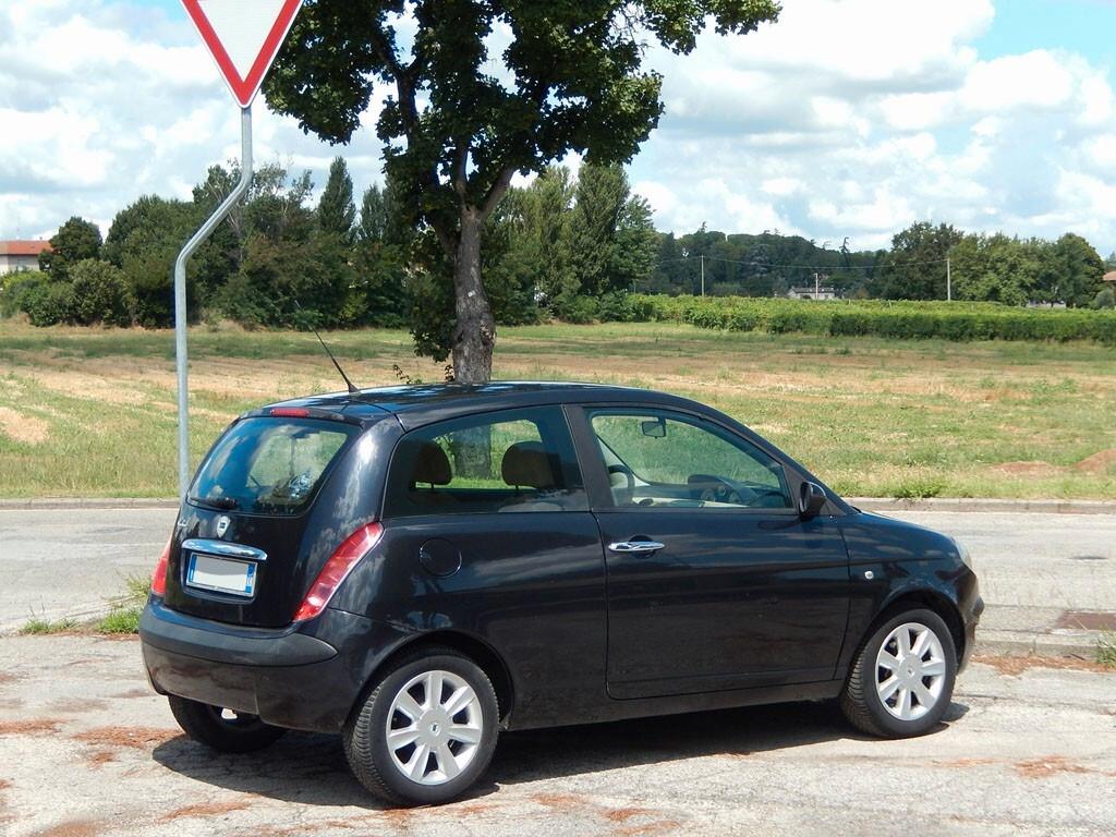 LANCIA YPSILON 1.2 benzina -SI NEOPATENTATI