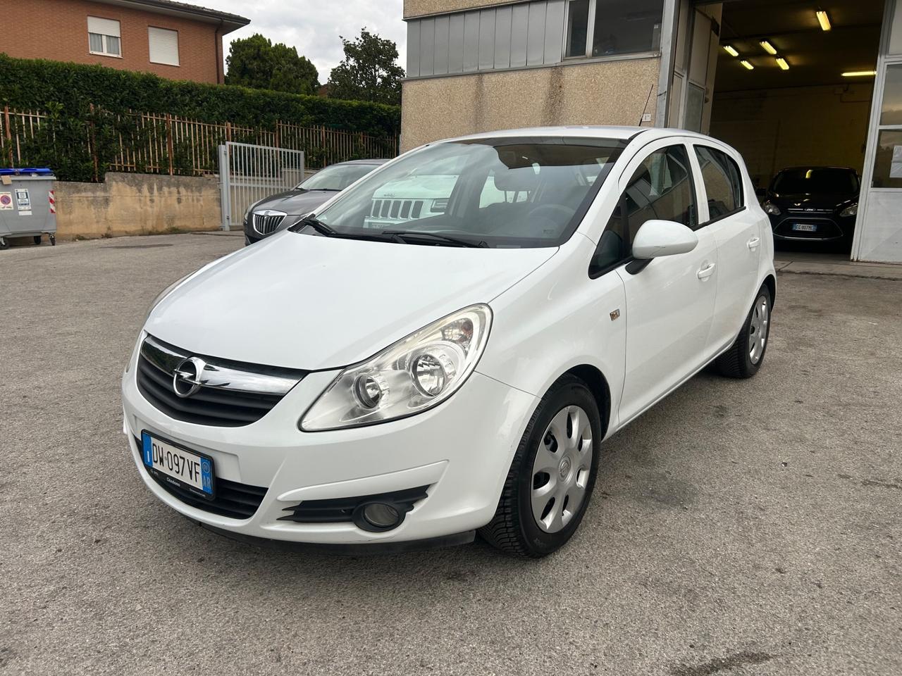 Opel Corsa 1.2 5 porte Cosmo