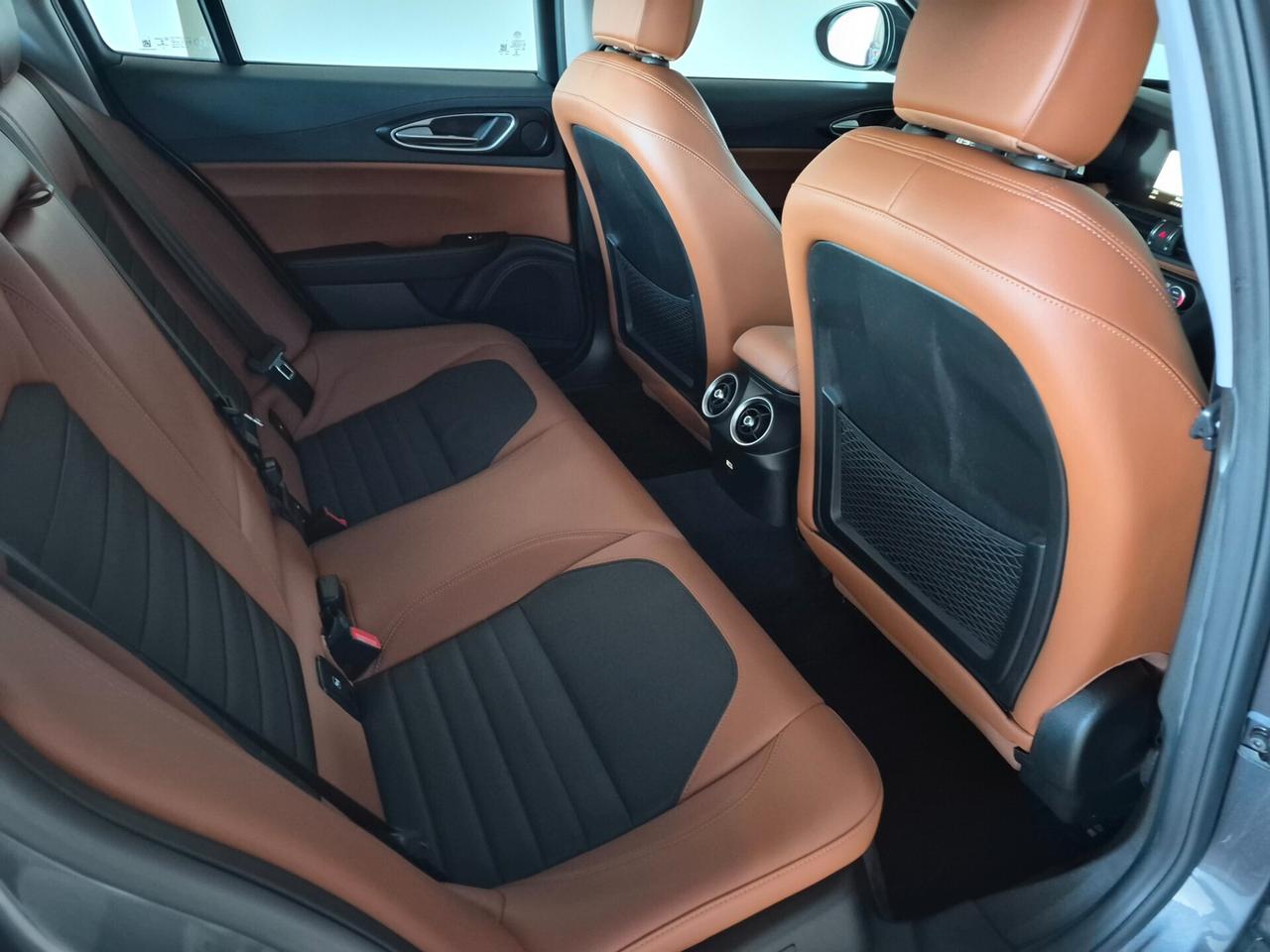 Alfa Romeo Giulia SUPER 2.2 JTDM (DIESEL) AT8 BLUETOOTH NAVI LED