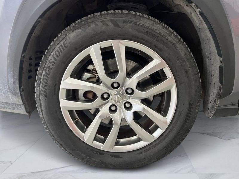 Lexus NX NX 300h 2.5 Executive 4wd cvt