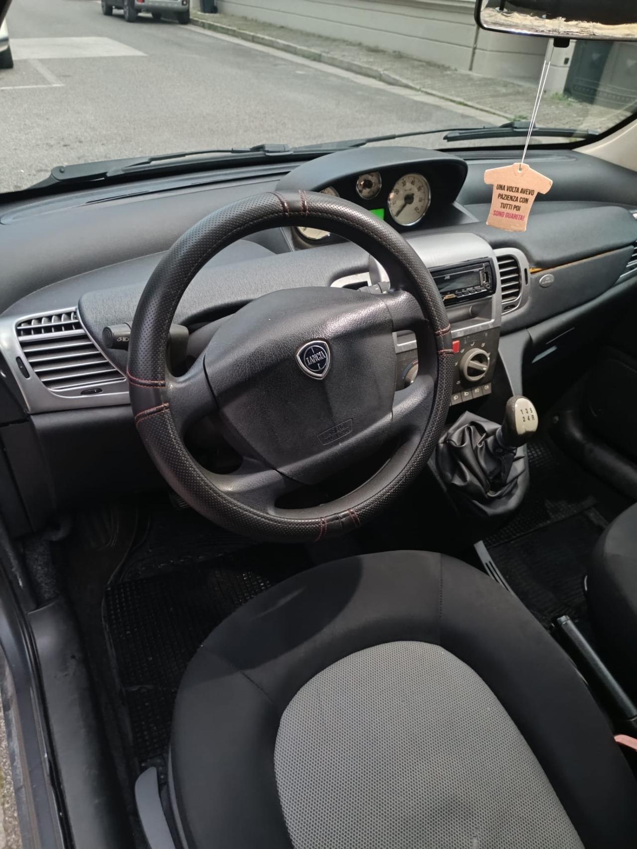 Lancia Ypsilon 1.2 GPL