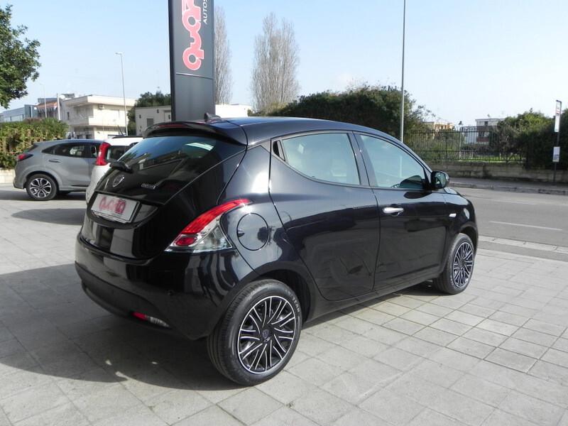 Lancia Ypsilon 1.0 FireFly 5 porte S&S Hybrid Gold