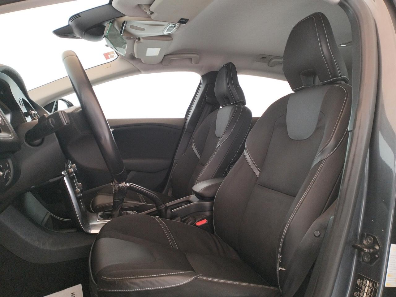 Volvo V40 D2 1.6 Momentum - NEOPATENTATI