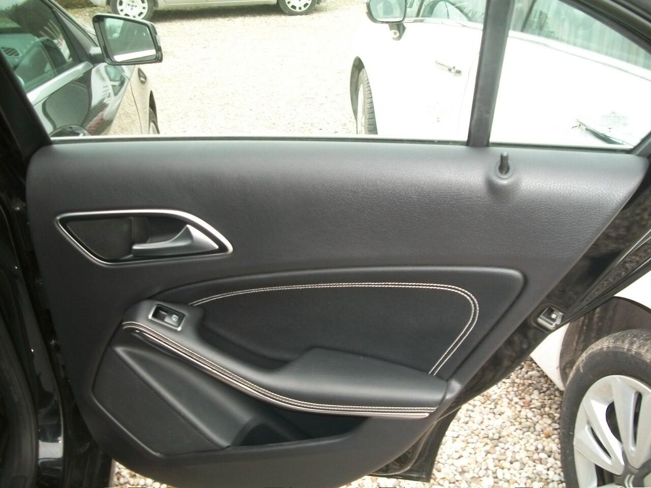 Mercedes-benz A 180 Premium CC 1595 KW 90 HP 122 KM 97650 TALIANDATI GARANZIA UN ANNO BENZINA EURO 06 NERA